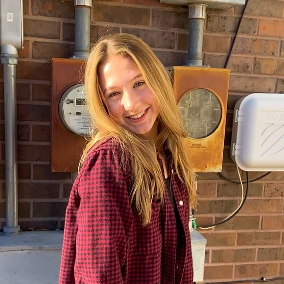 Meet your Posher, Kiera - Picture 2 of 3